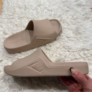 GYMSHARK rest day slides women’s 5/6 beige tan